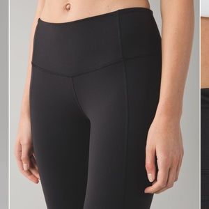 Lululemon GATHER AND CROW crop II Capri pants